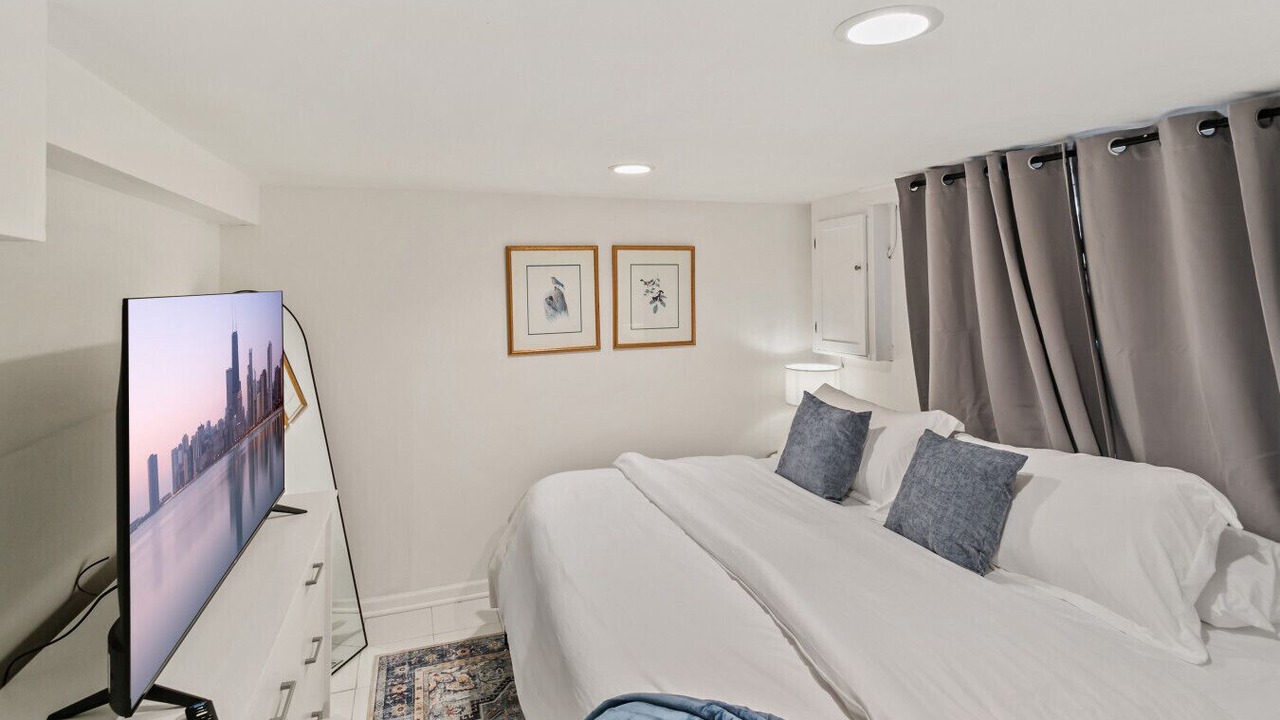 Photo of Bedroom in Waukegan