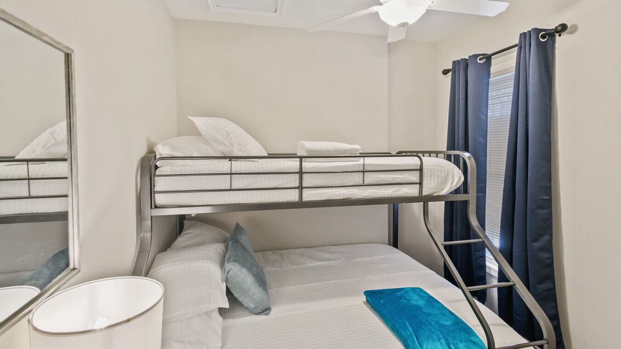 Photo of Bedroom in Waukegan