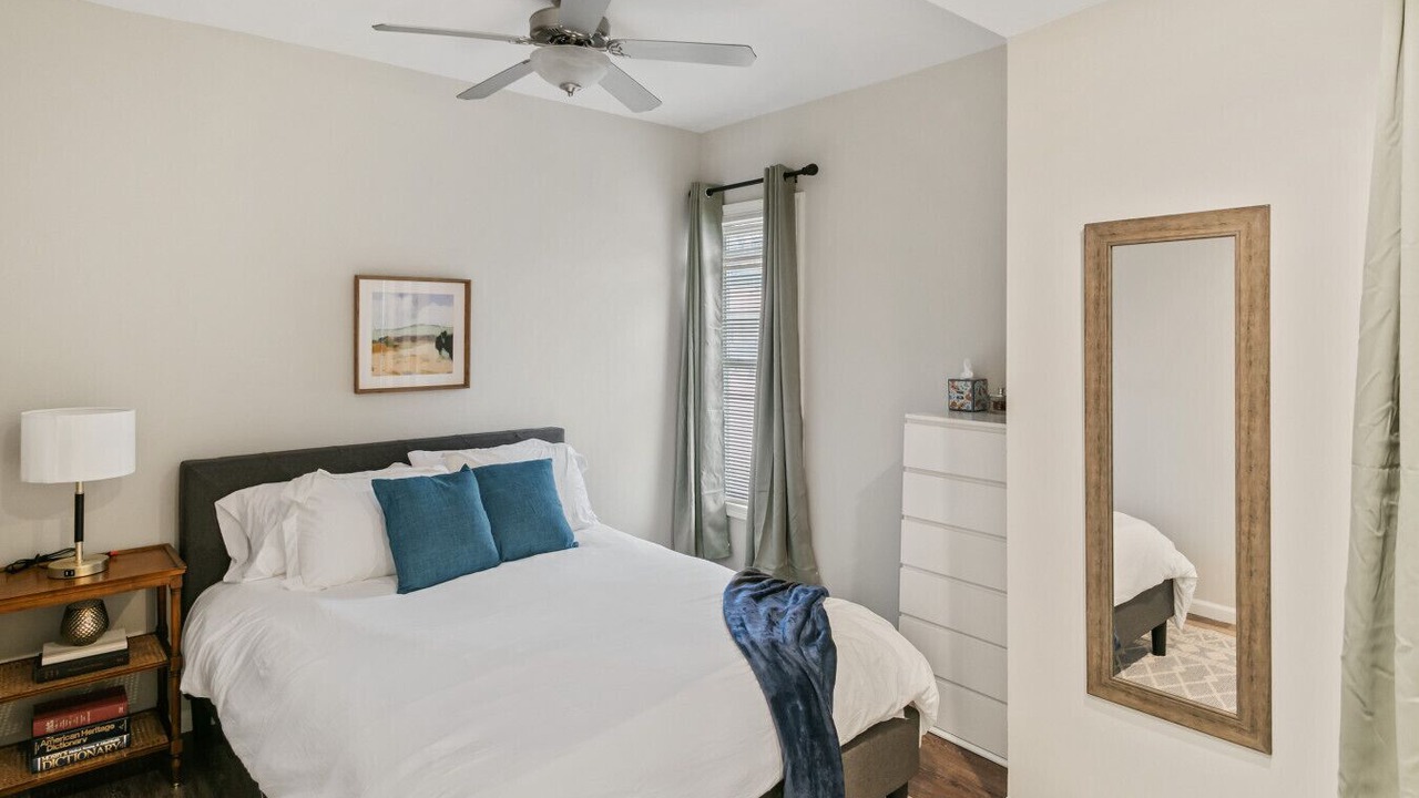 Photo of Bedroom in Waukegan
