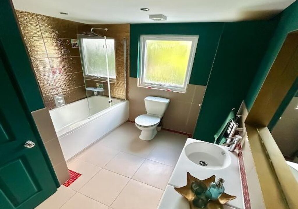 Photo of Bathroom in Canbury