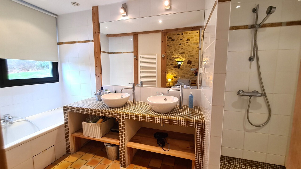 Photo of Bathroom in Saint-Laurent-la-Vallee
