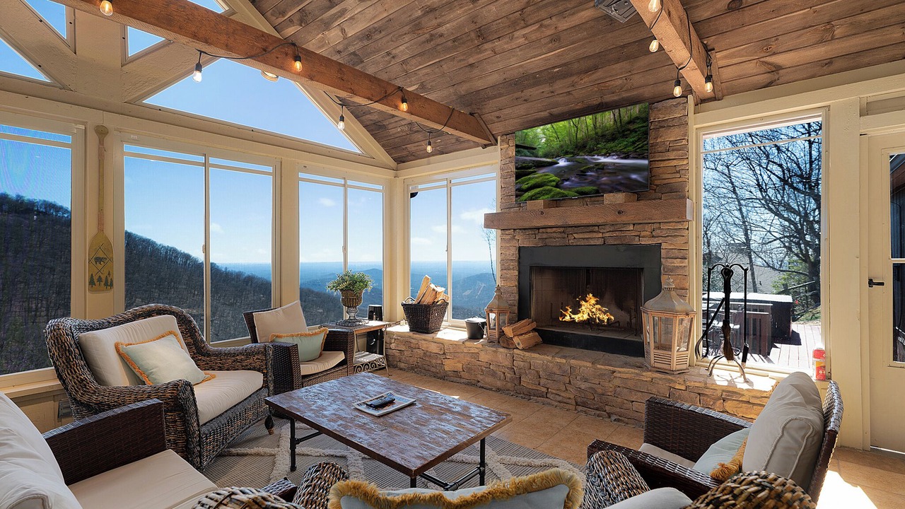 Photo of Livingroom in Big Canoe