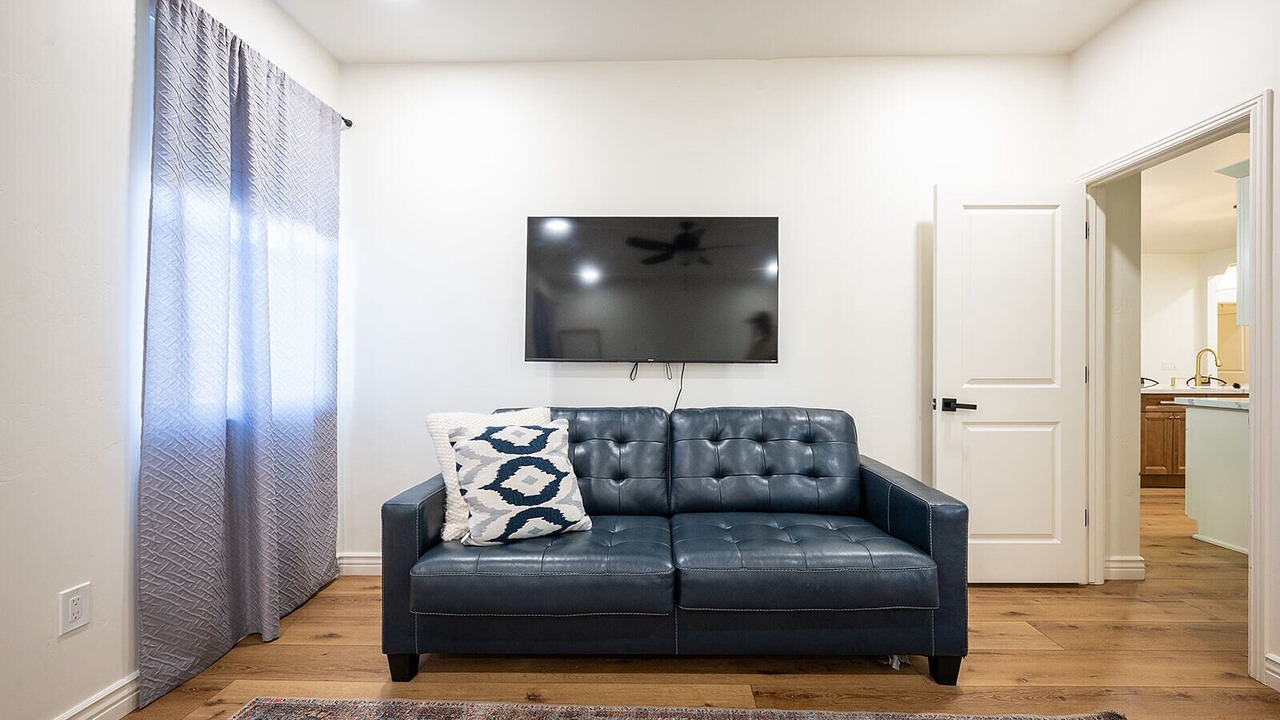 Photo of Livingroom in Thatcher