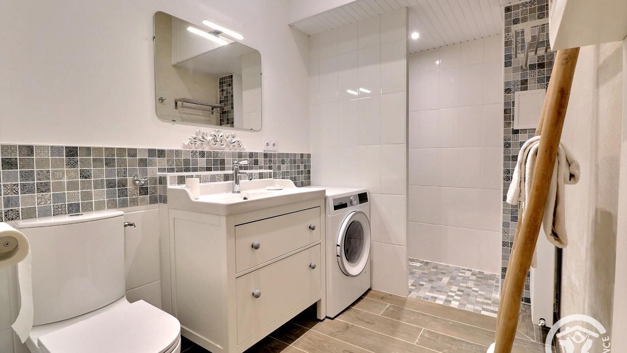 Photo of Bathroom in Le Rheu