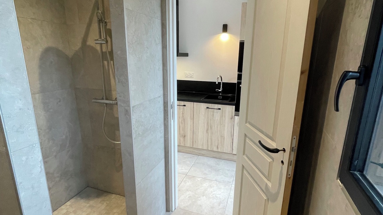 Photo of Bathroom in Saint-Coulomb