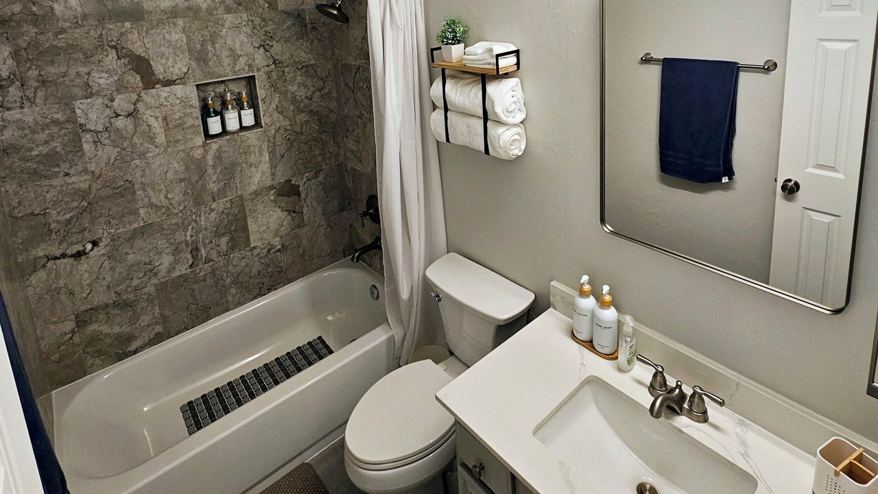 Photo of Bathroom in Elmo