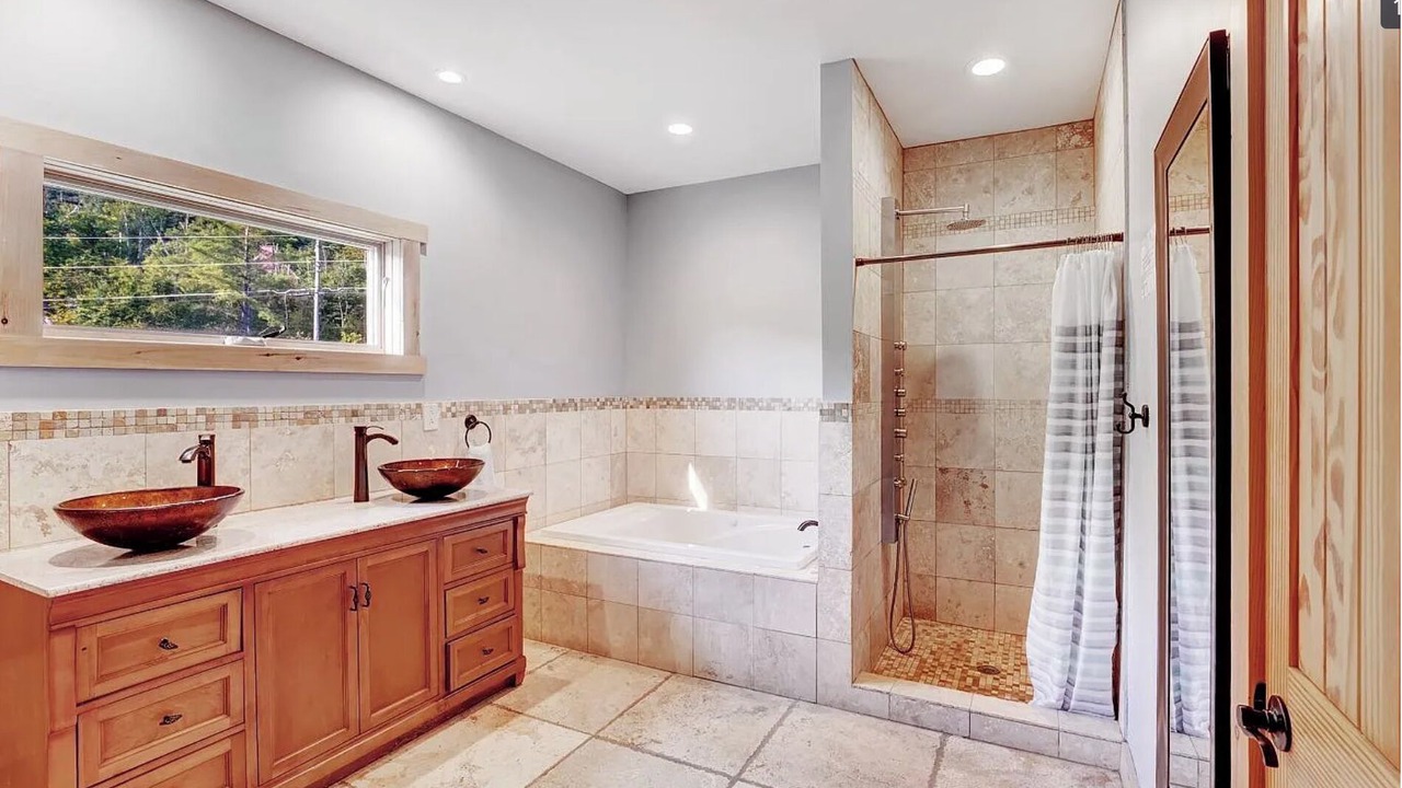 Photo of Bathroom in Hunter