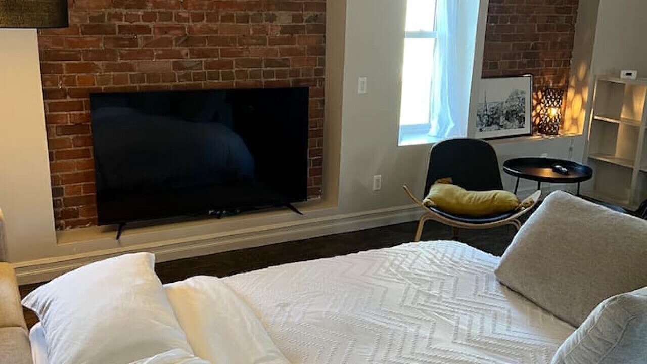 Photo of Bedroom in Midtown