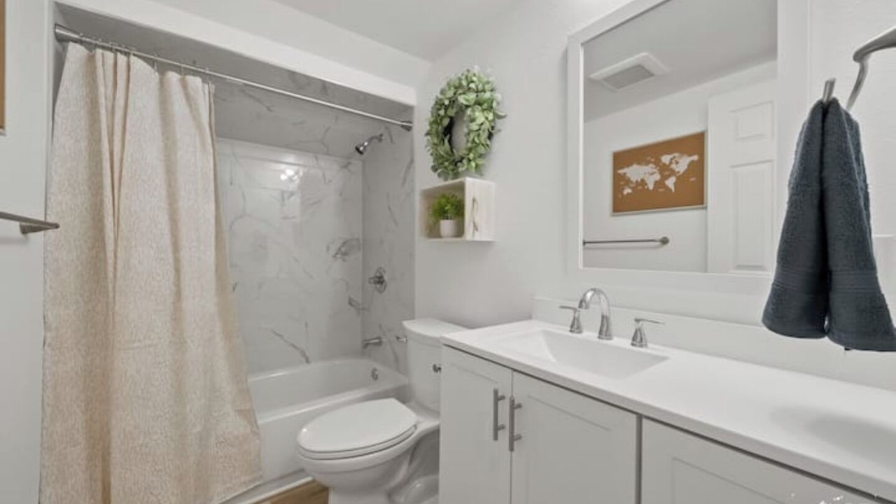 Photo of Bathroom in University Area