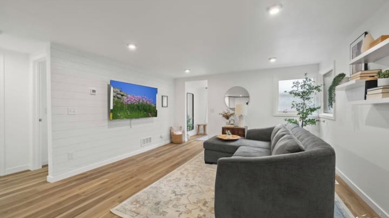 Photo of Livingroom in University Area