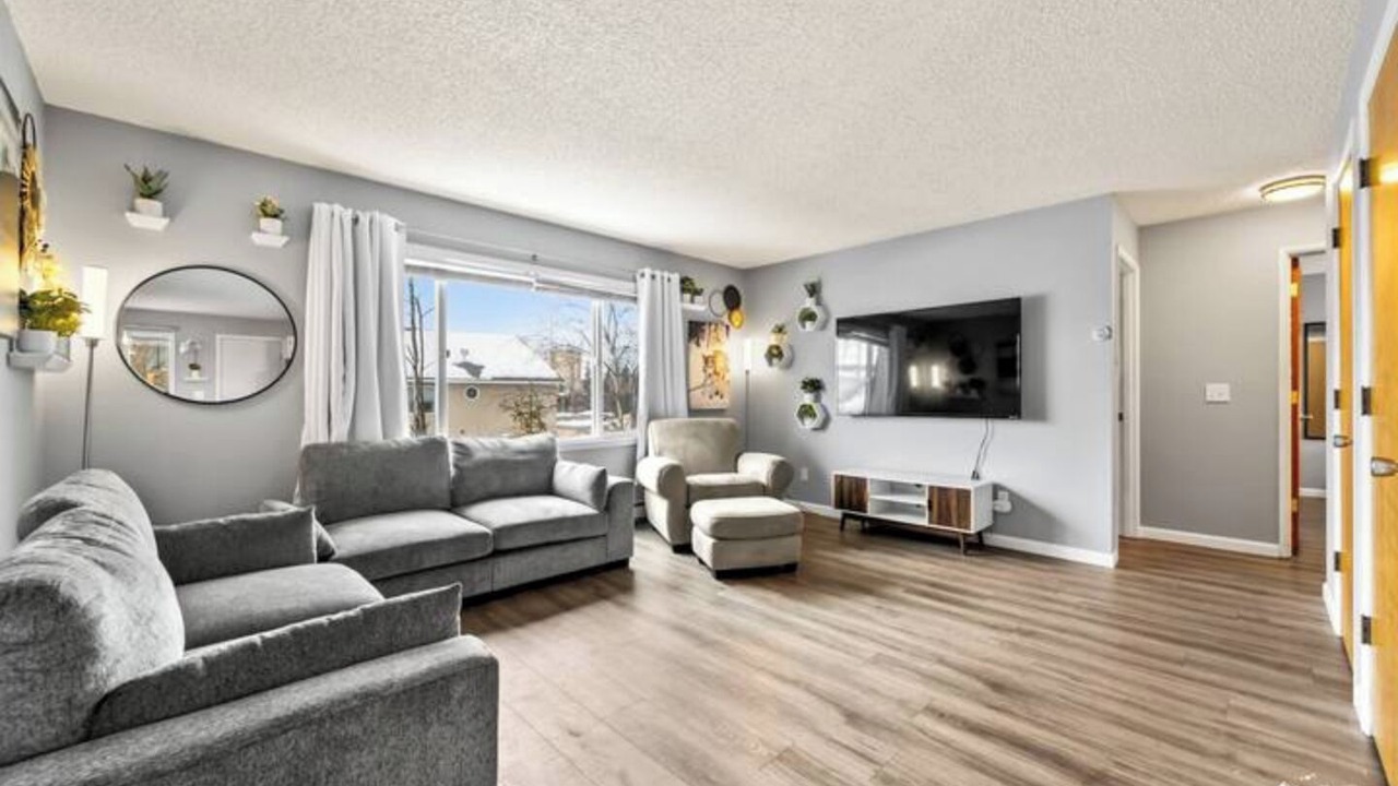 Photo of Livingroom in Fairview