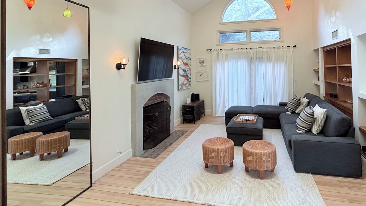 Photo of Livingroom in Agoura Hills