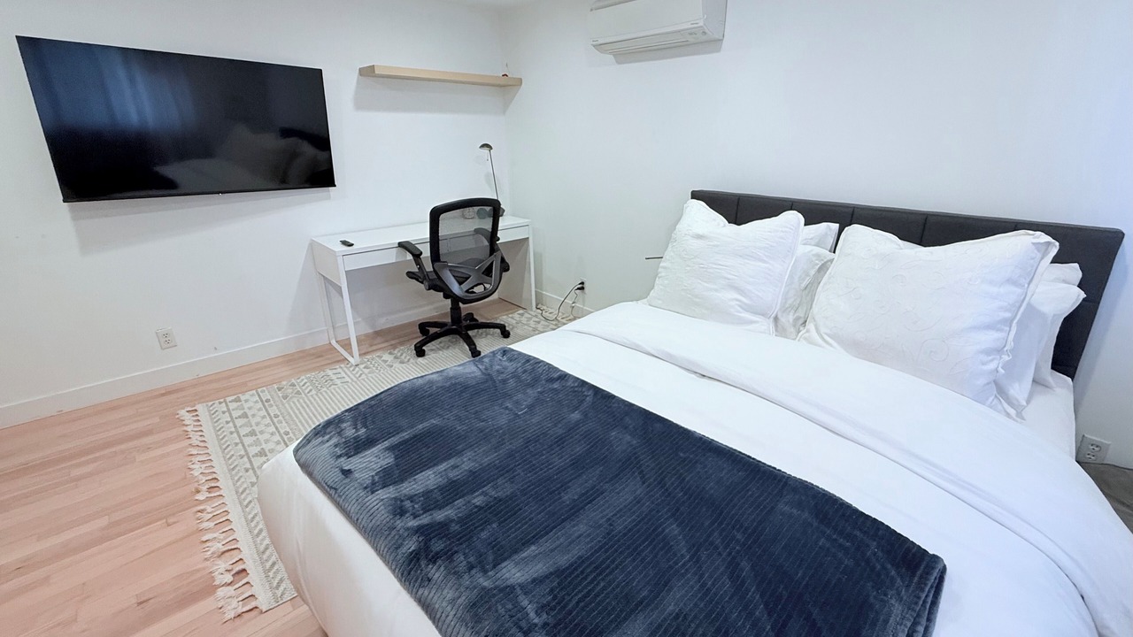 Photo of Bedroom in Agoura Hills