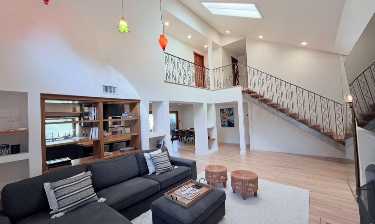 Photo of Livingroom in Agoura Hills