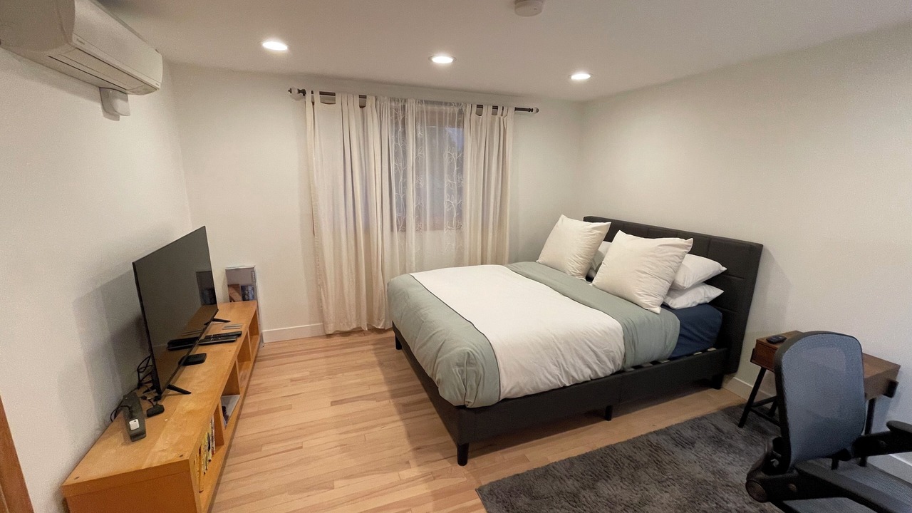 Photo of Bedroom in Agoura Hills