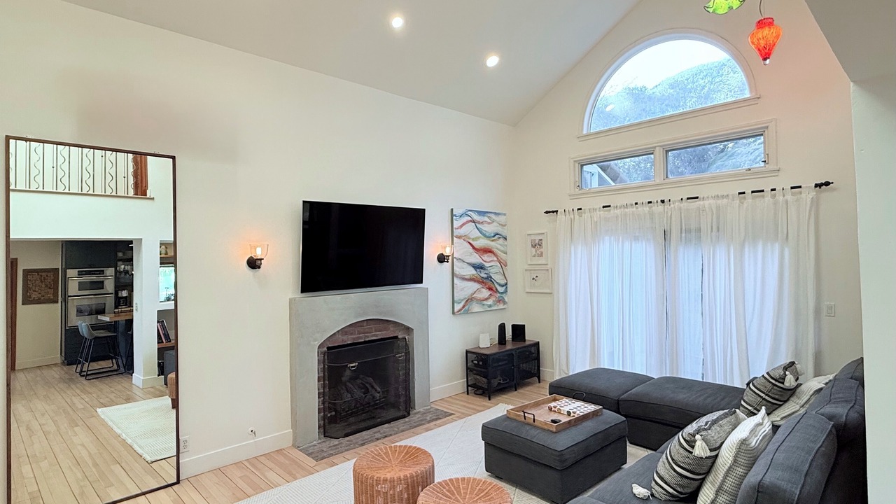 Photo of Livingroom in Agoura Hills