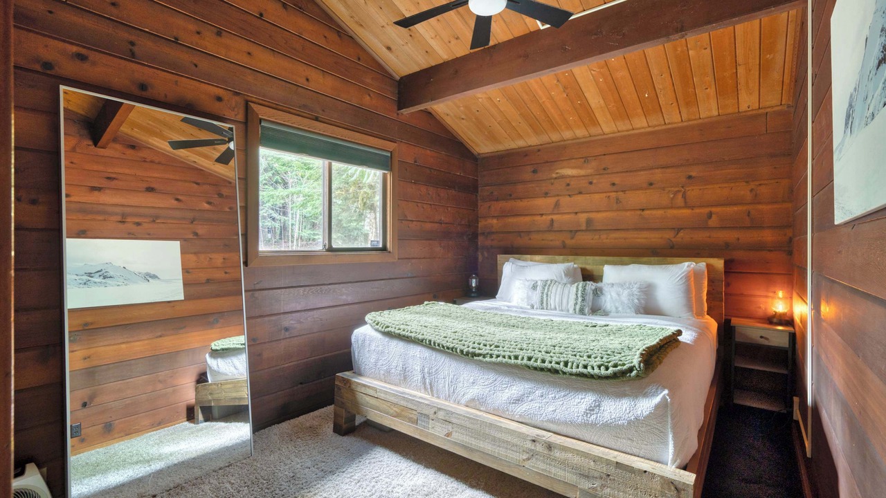 Photo of Bedroom in Rhododendron