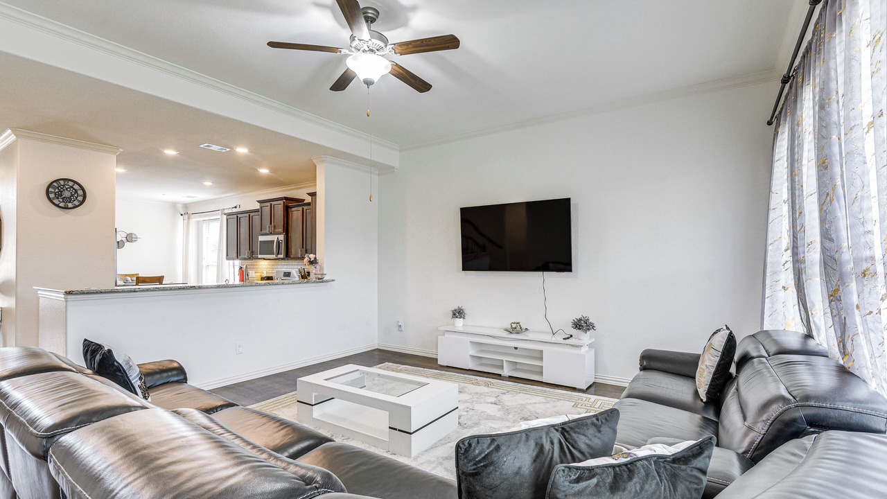 Photo of Livingroom in Baytown