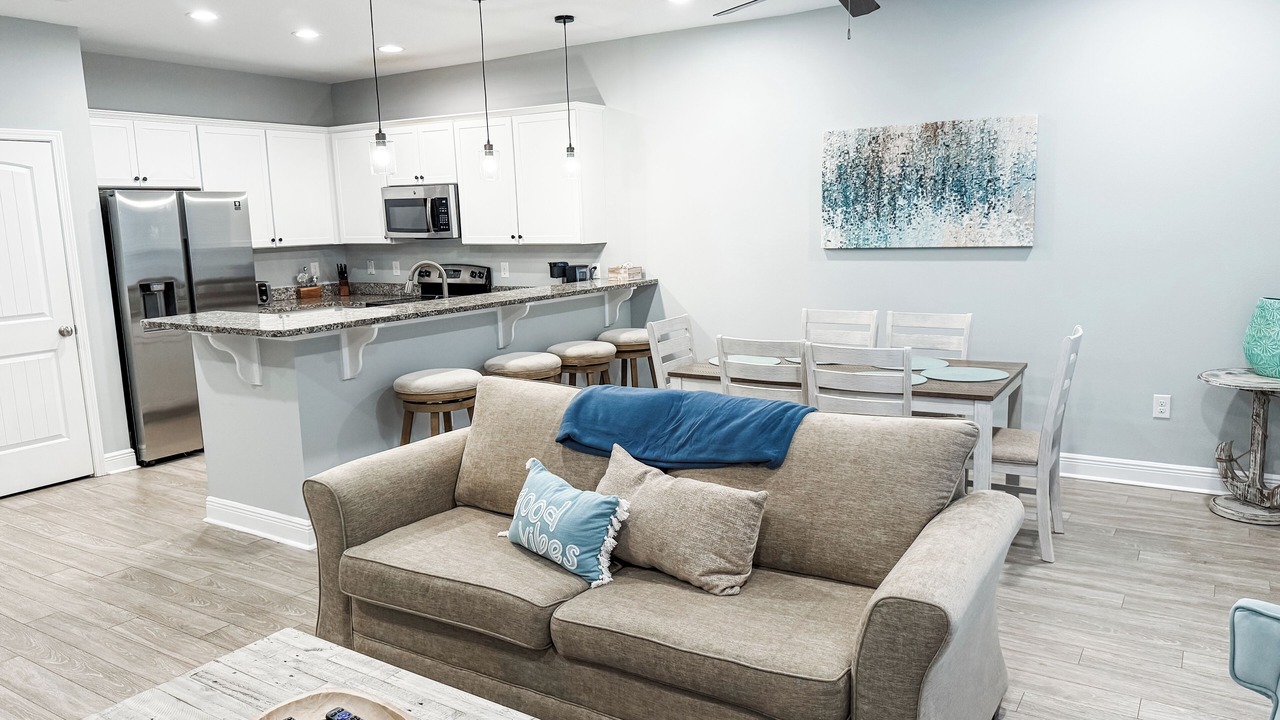 Photo of Livingroom in Clipper Cove