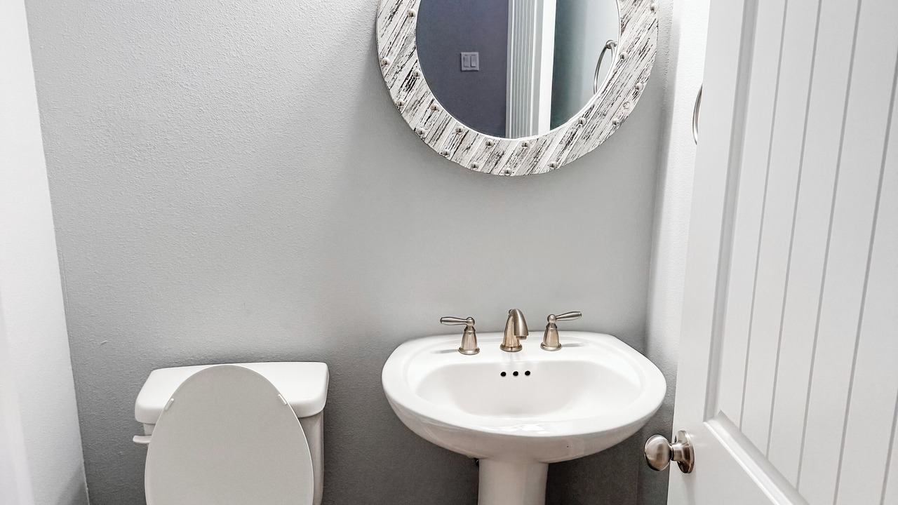 Photo of Bathroom in Clipper Cove