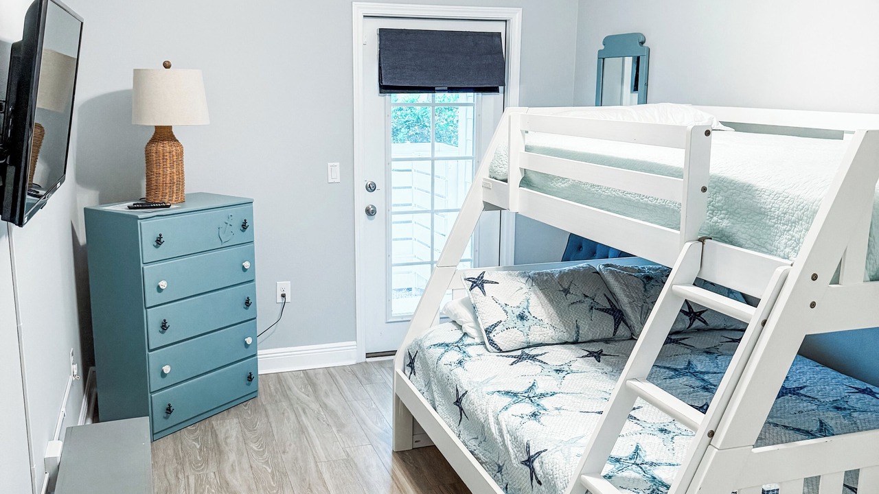 Photo of Bedroom in Clipper Cove