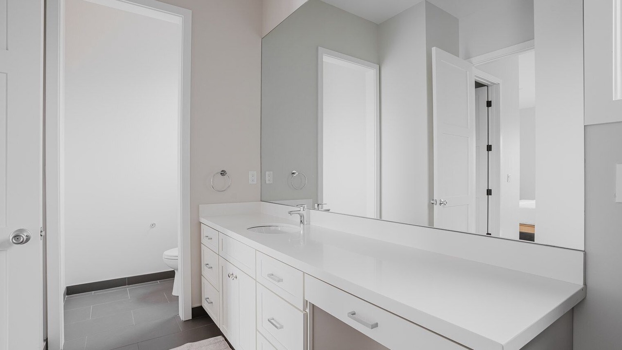 Photo of Bathroom in Downtown Burlingame