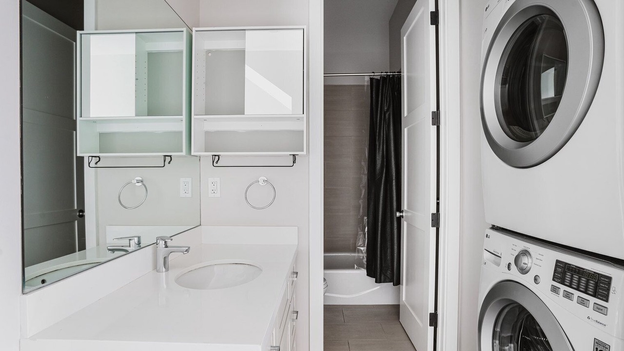 Photo of Bathroom in Downtown Burlingame