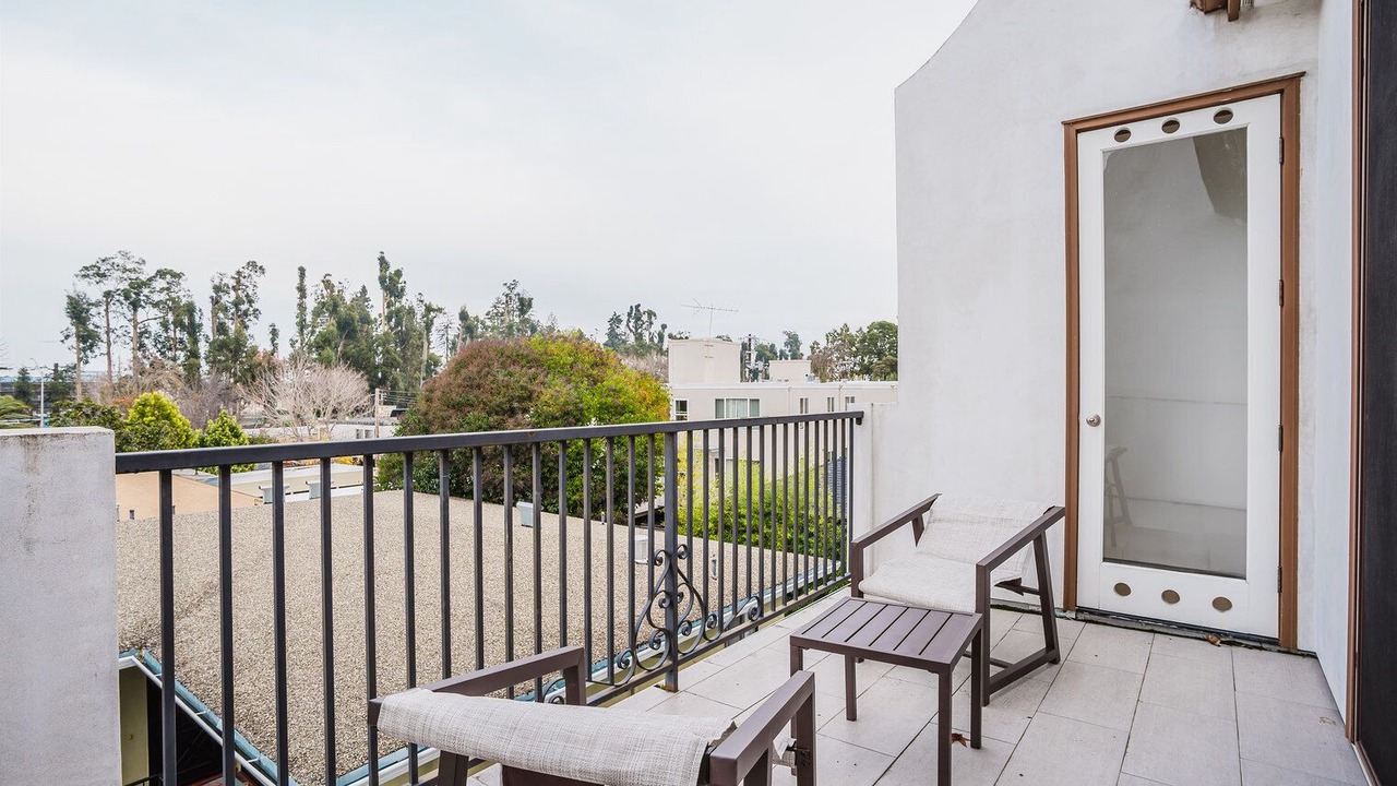 Photo of Patio Balcony in Downtown Burlingame