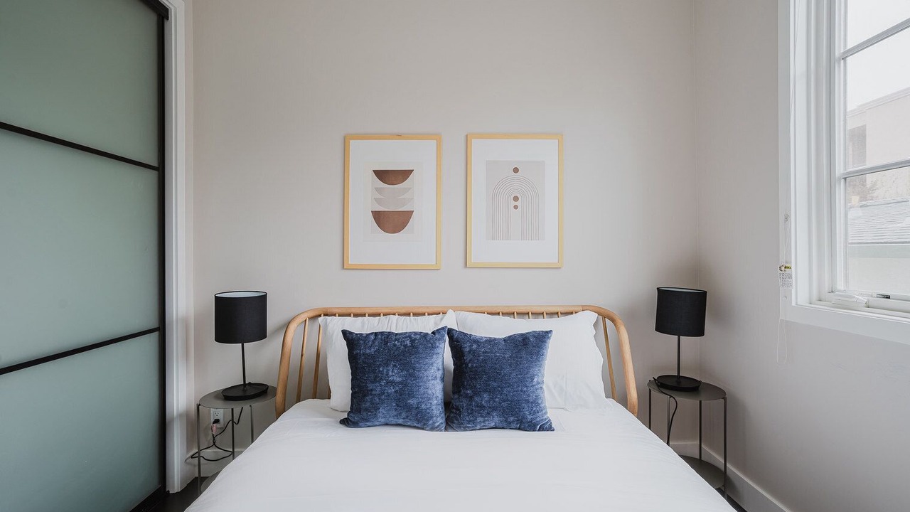 Photo of Bedroom in Downtown Burlingame