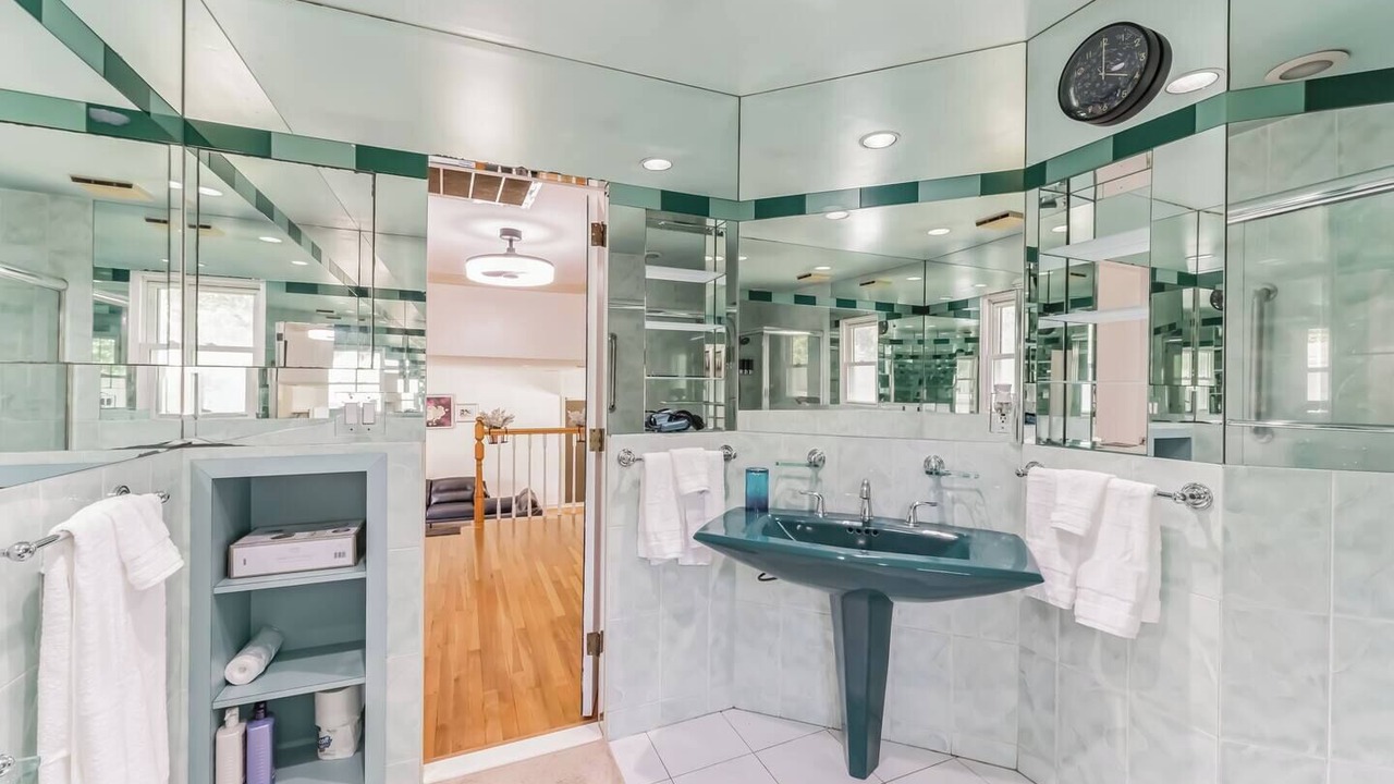 Photo of Bathroom in Bethpage