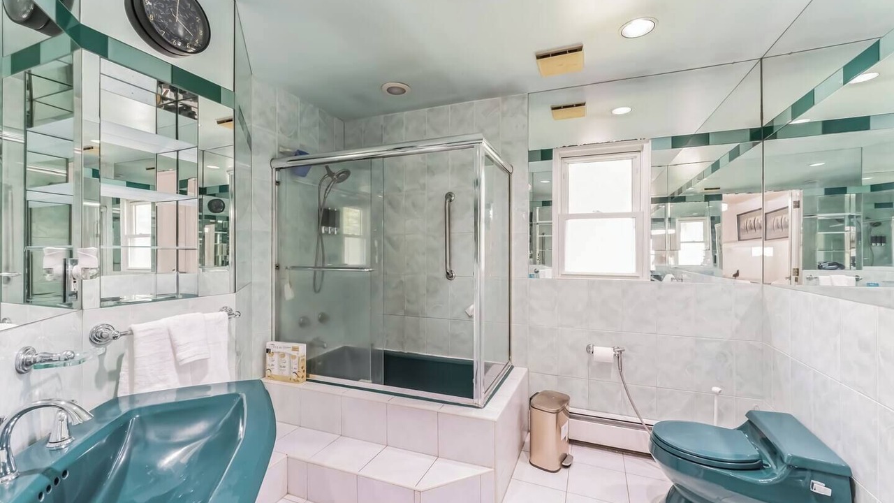 Photo of Bathroom in Bethpage