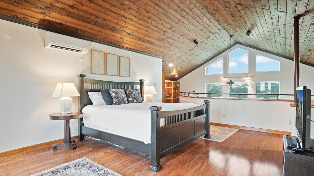 Photo of Bedroom in Pipe Creek