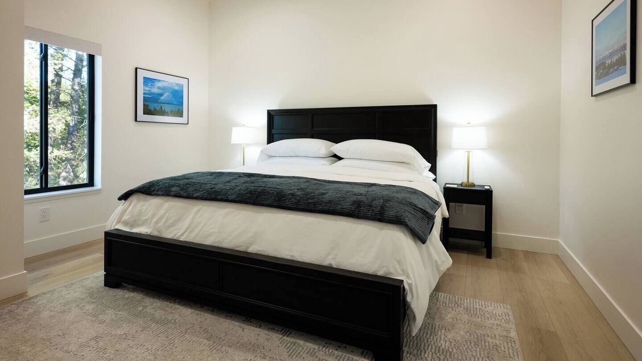 Photo of Bedroom in Lakeside