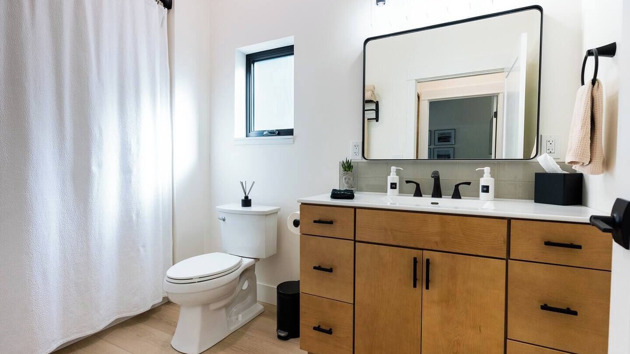 Photo of Bathroom in Lakeside
