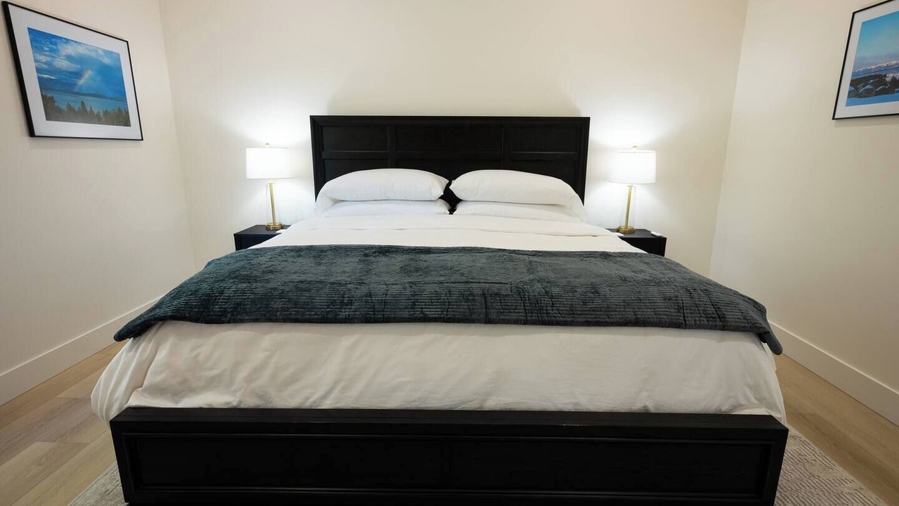 Photo of Bedroom in Lakeside