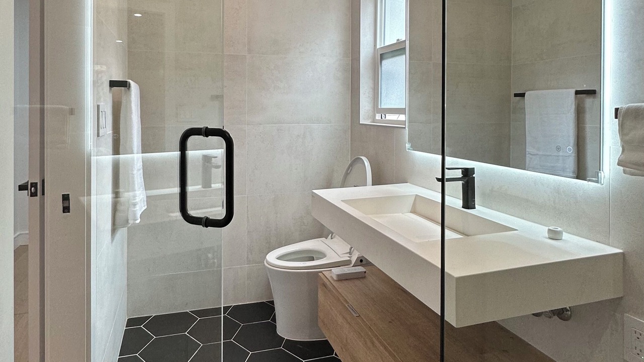 Photo of Bathroom in Shoreline West