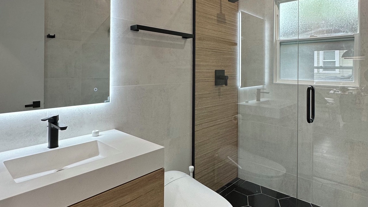 Photo of Bathroom in Shoreline West