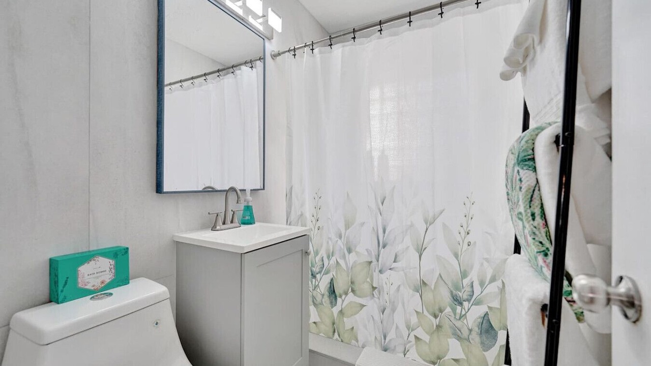 Photo of Bathroom in Lake Ridge