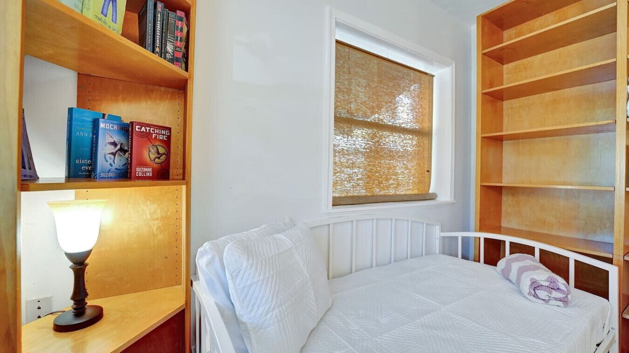 Photo of Bedroom in Lake Ridge