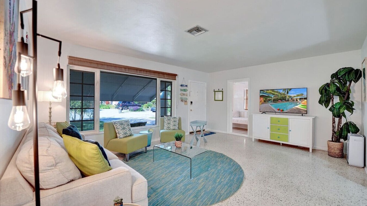 Photo of Livingroom in Lake Ridge