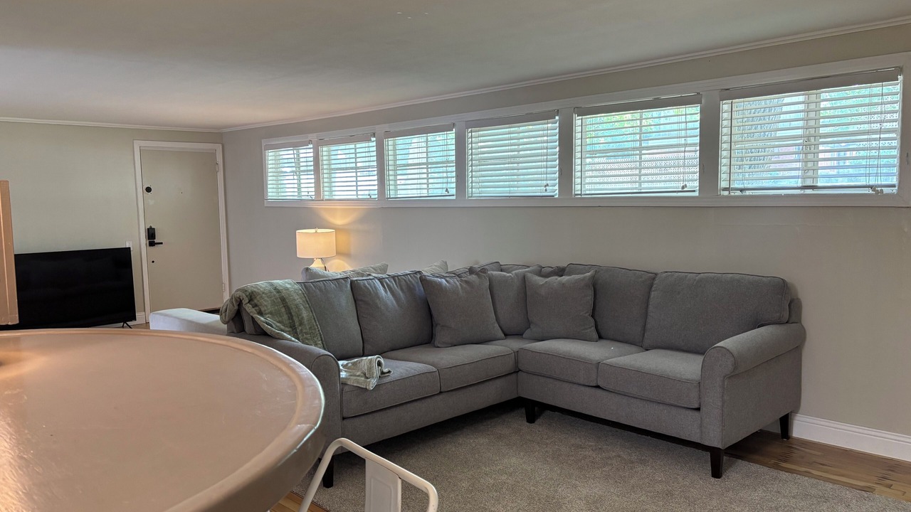Photo of Livingroom in Monticello