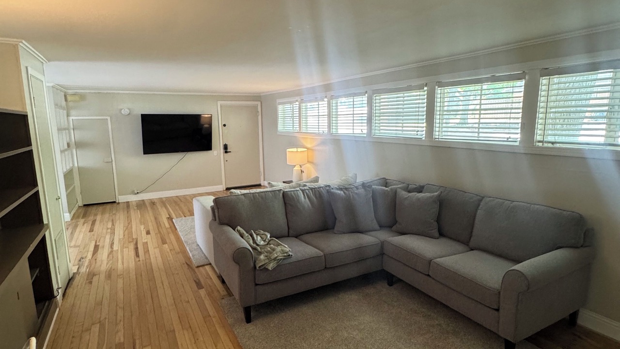 Photo of Livingroom in Monticello