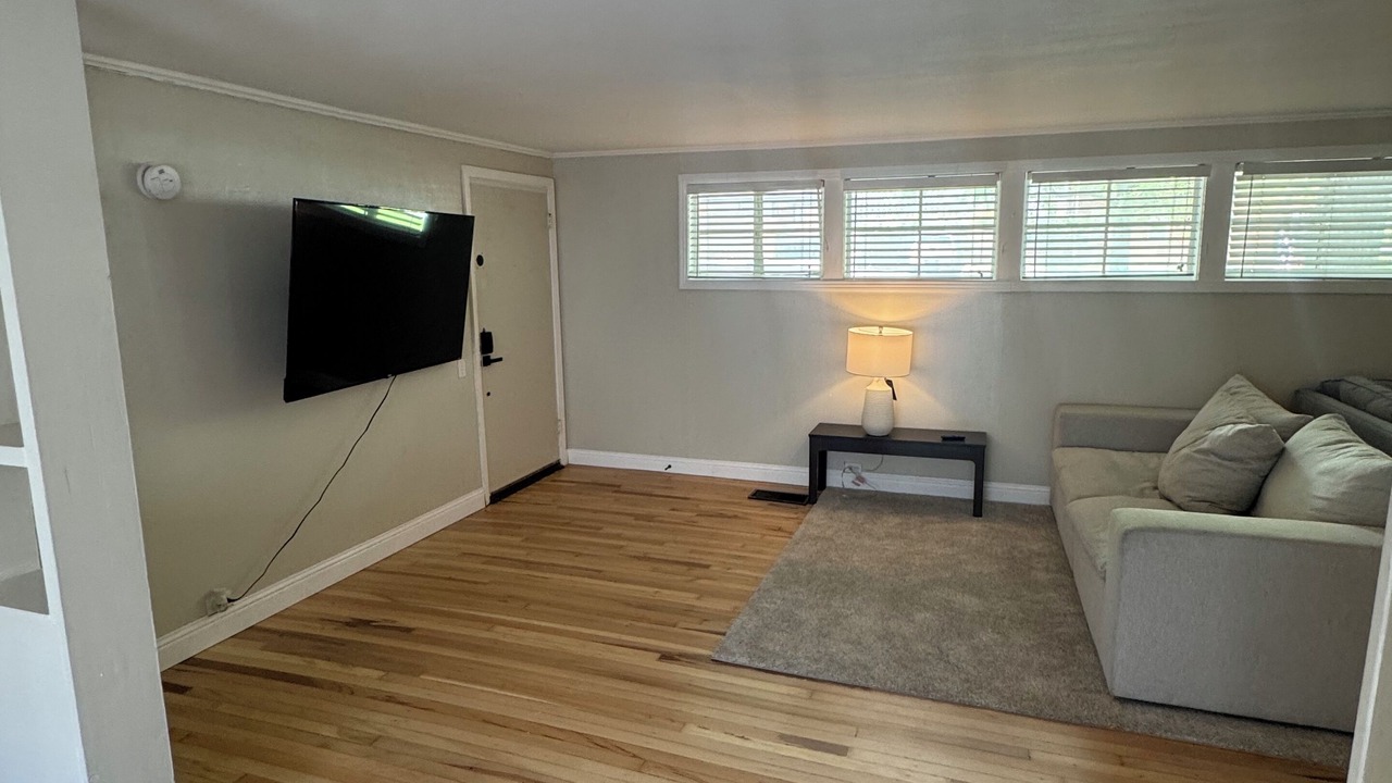 Photo of Livingroom in Monticello
