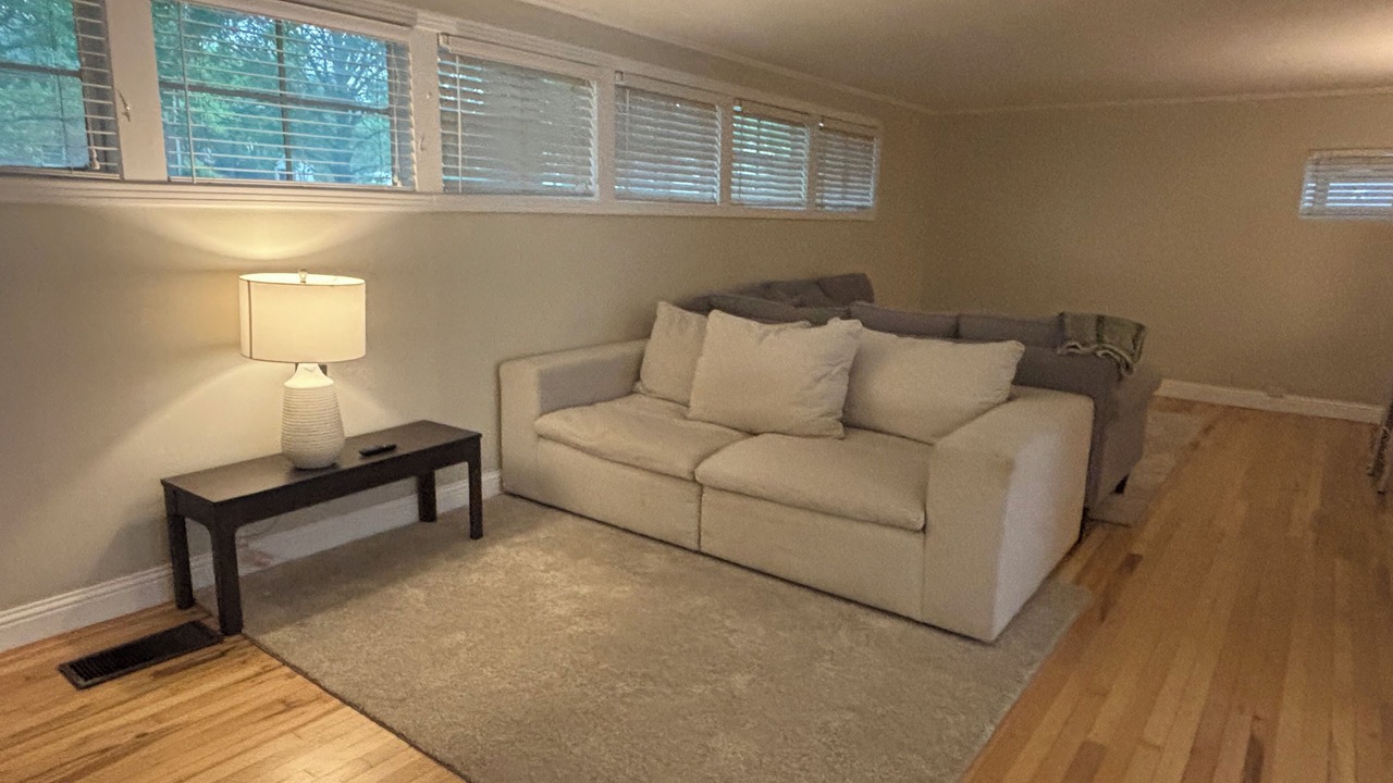 Photo of Livingroom in Monticello