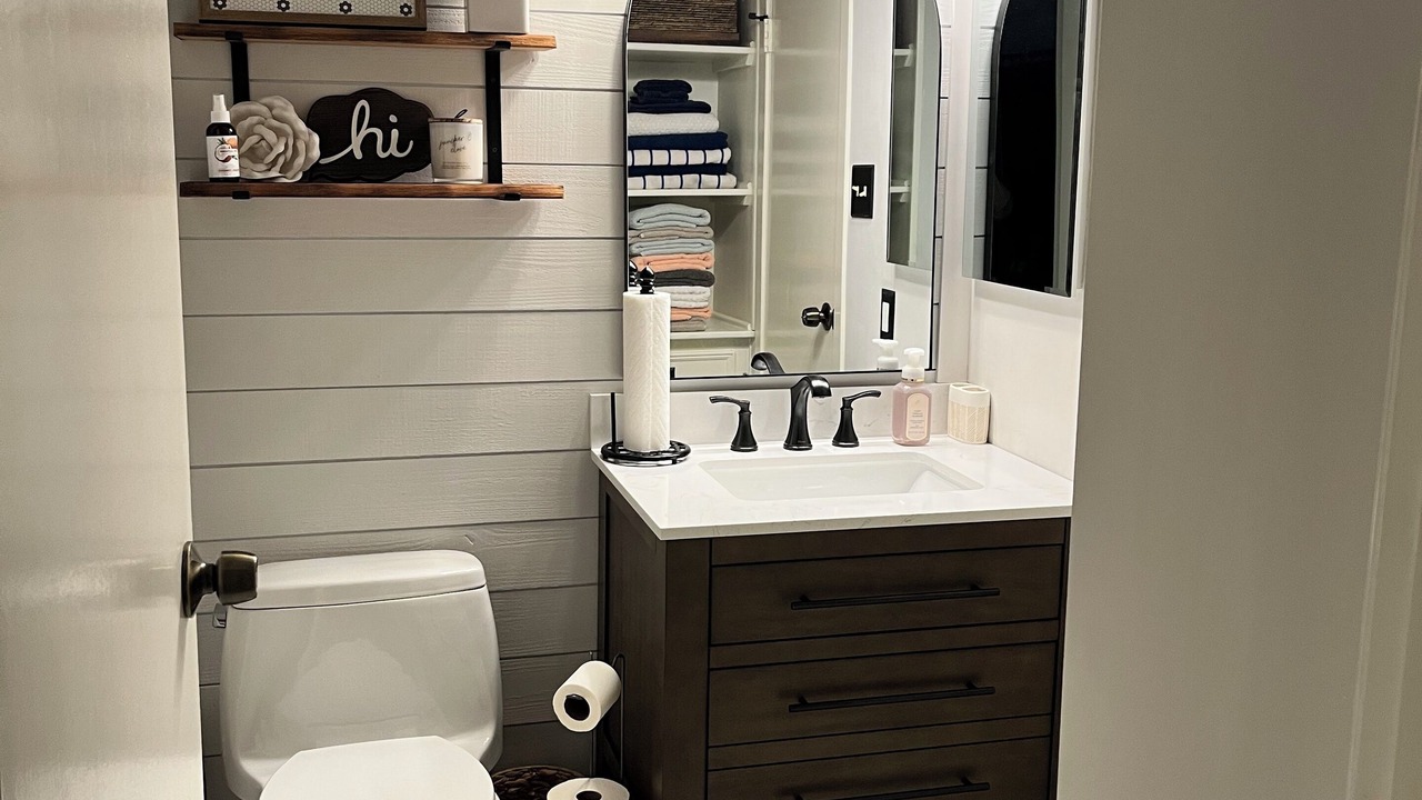 Photo of Bathroom in Grogan's Mill