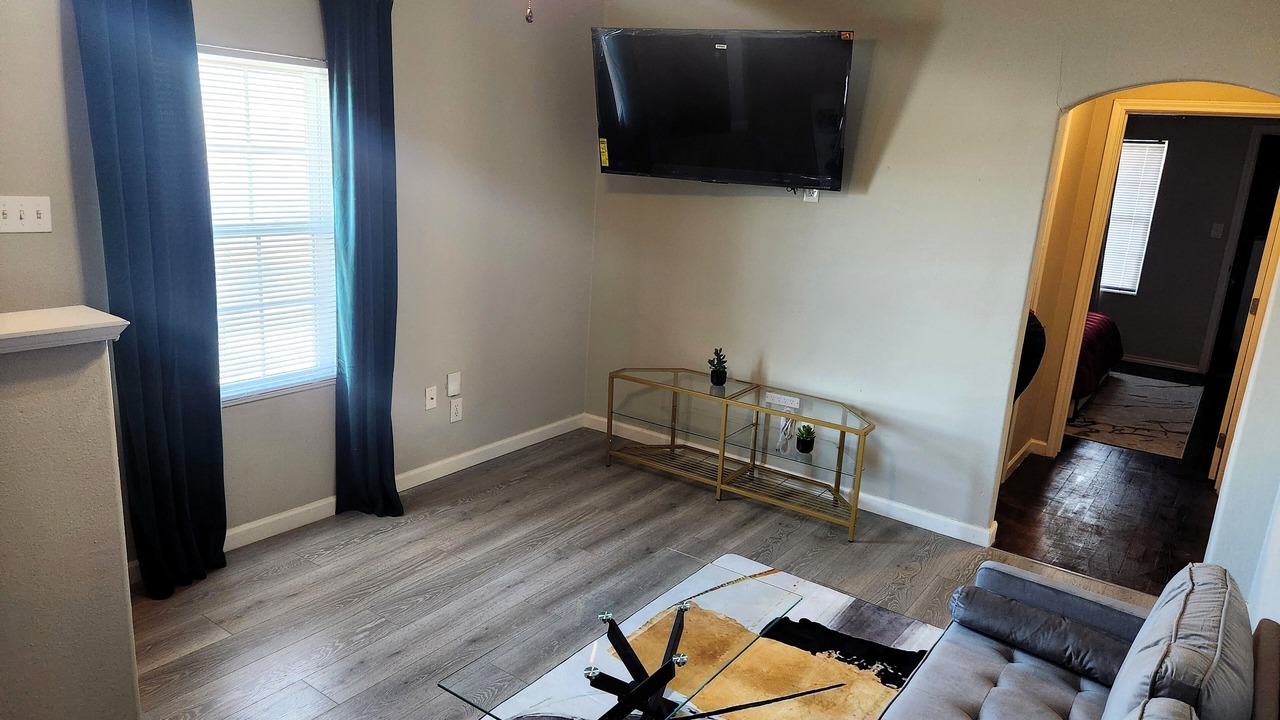 Photo of Livingroom in Northwest Los Angeles Heights