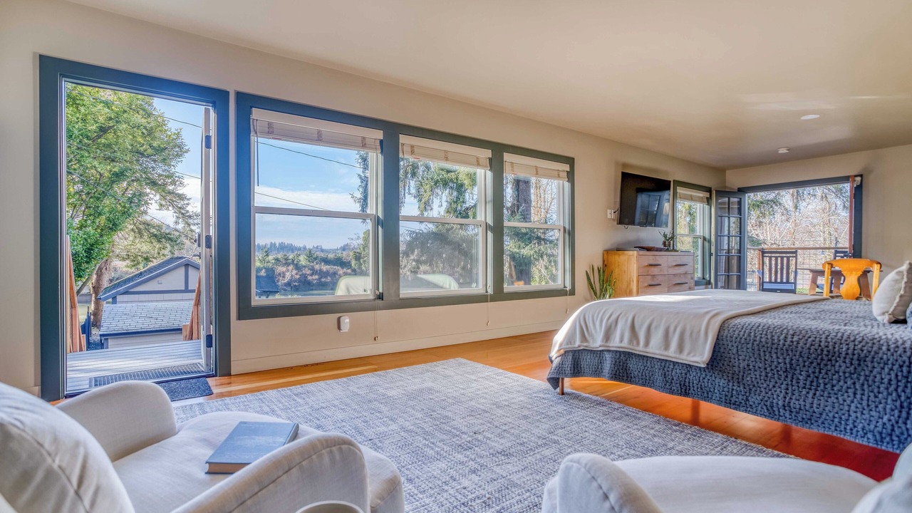 Photo of Others in Nehalem