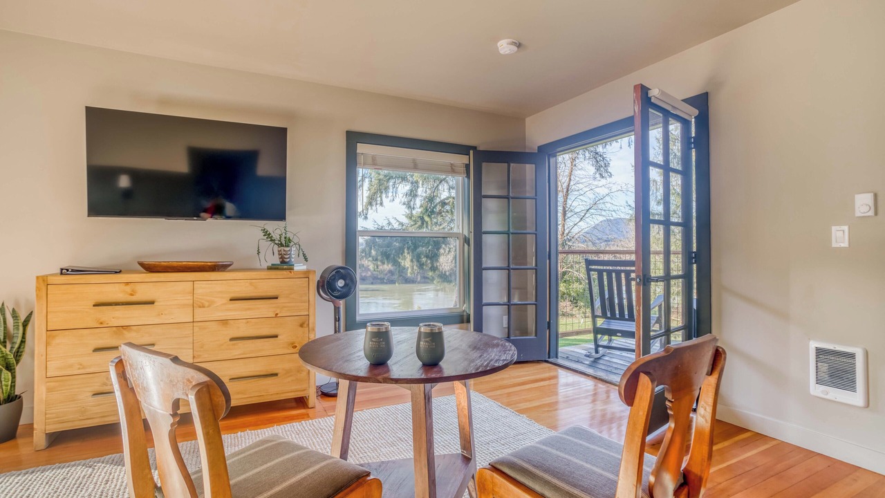 Photo of Others in Nehalem