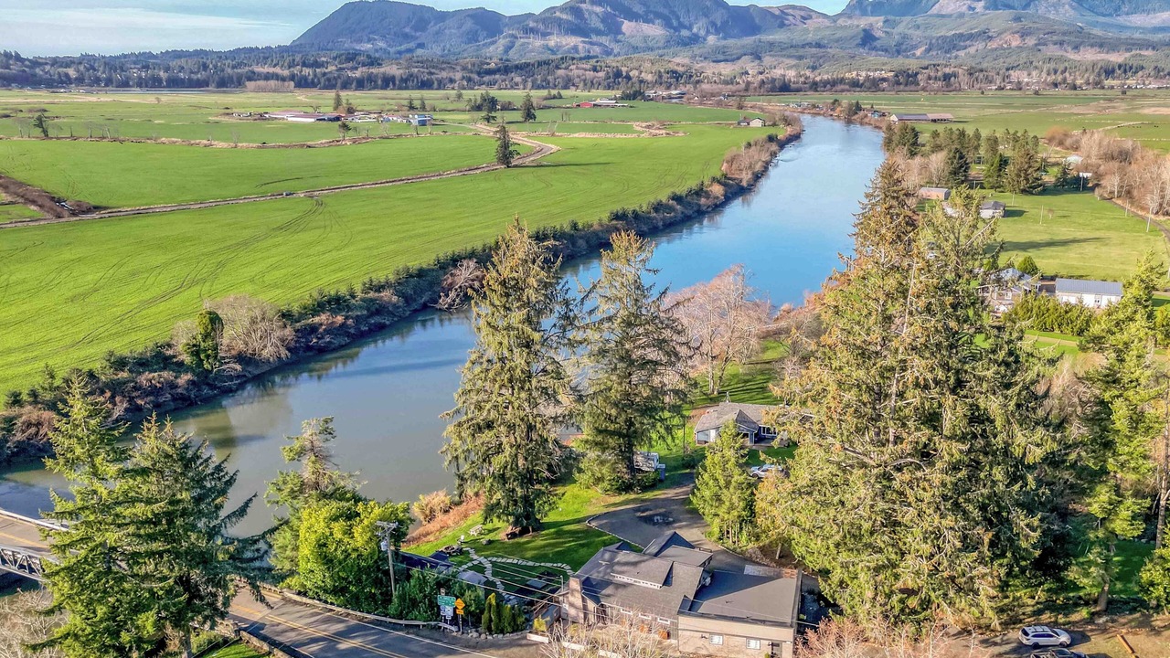 Photo of Others in Nehalem