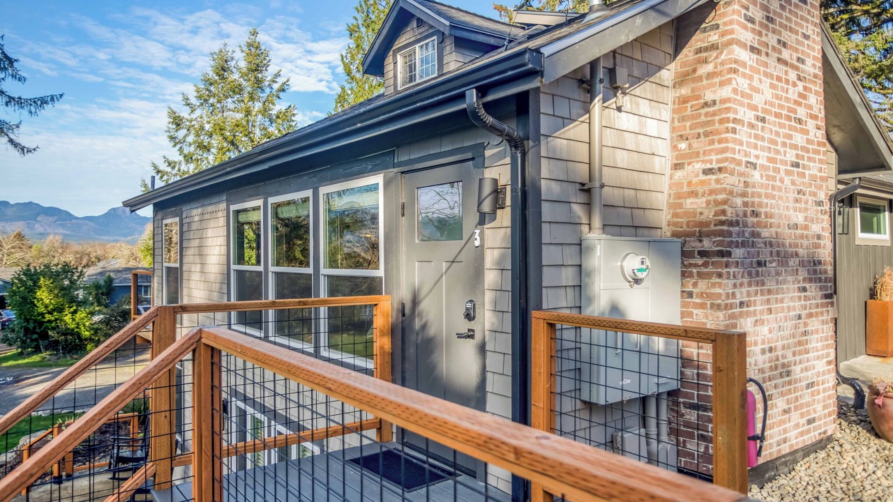 Photo of Others in Nehalem